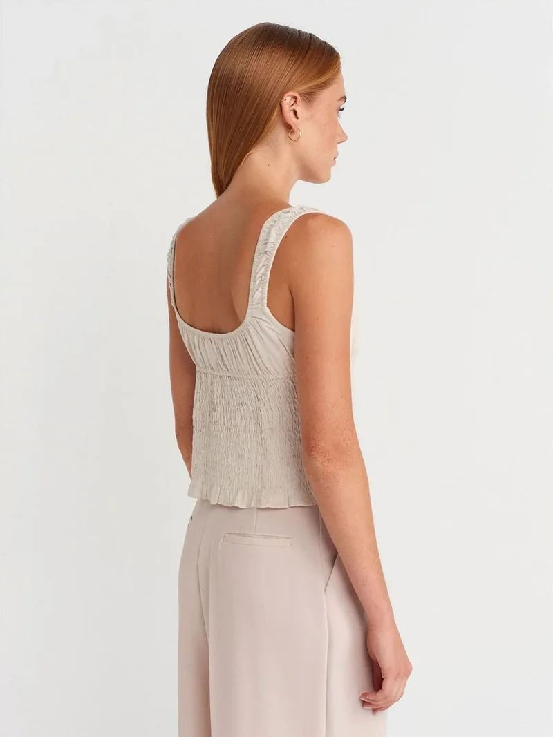 Dilvin Dilvin Fitted Crop Sleeveless Tie-Front Blouse