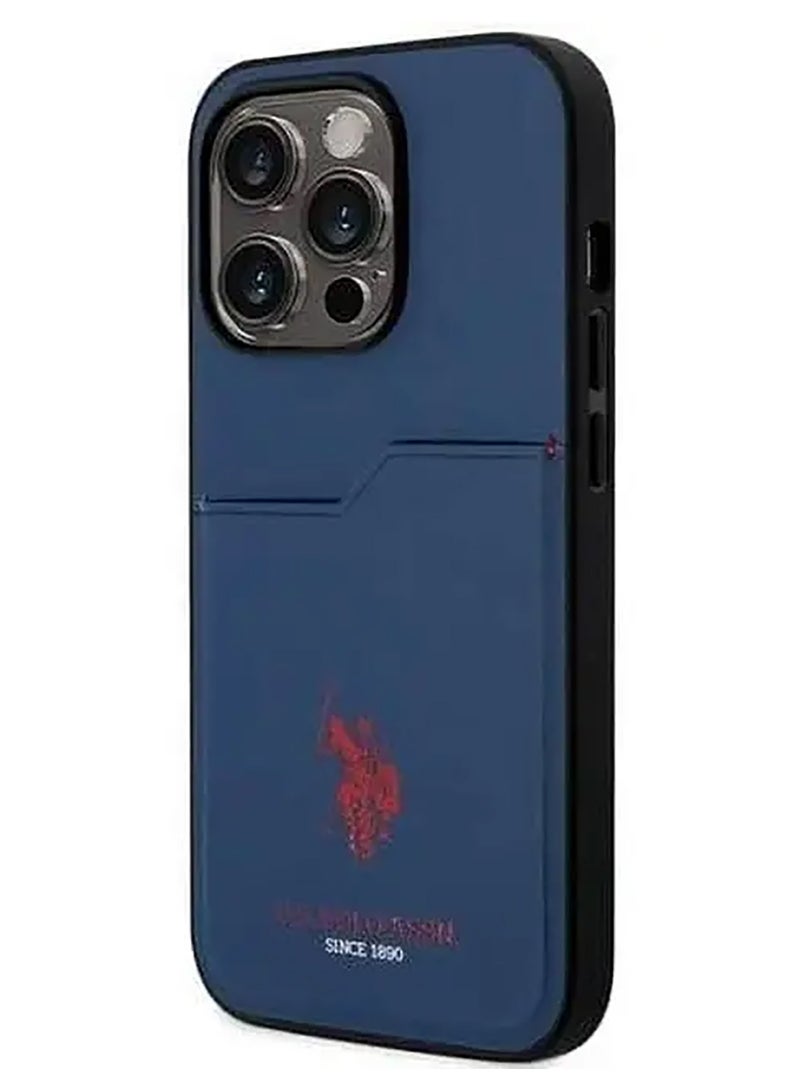 يو اس بولو جراب صلب لهاتف iPhone 15 Pro Max مزود بفتحة بطاقة من البولي يوريثان DH - أزرق داكن - Image 1