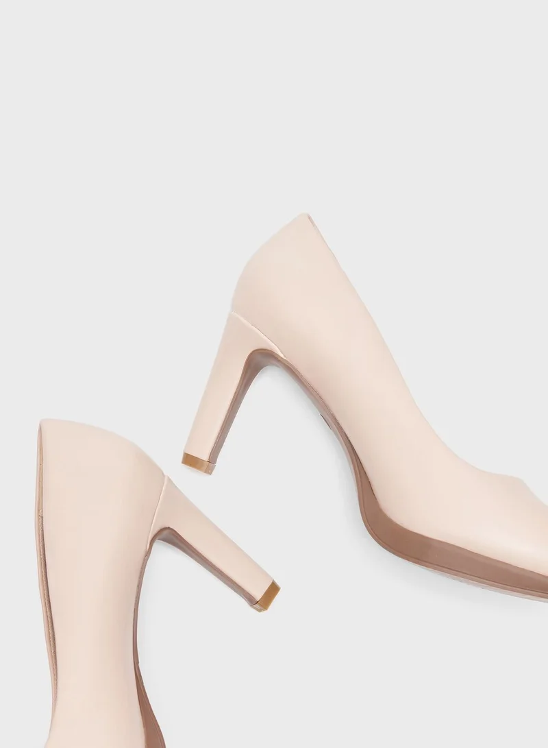 Le Confort Pointed Toe Pumps
