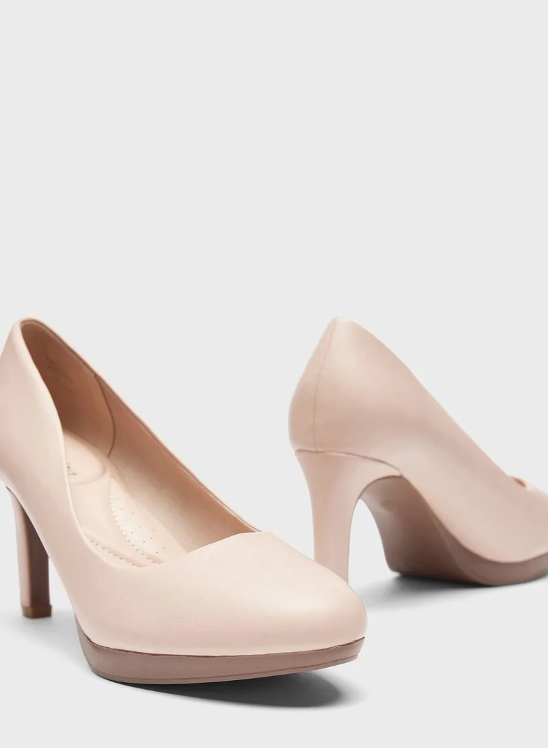 Le Confort Pointed Toe Pumps