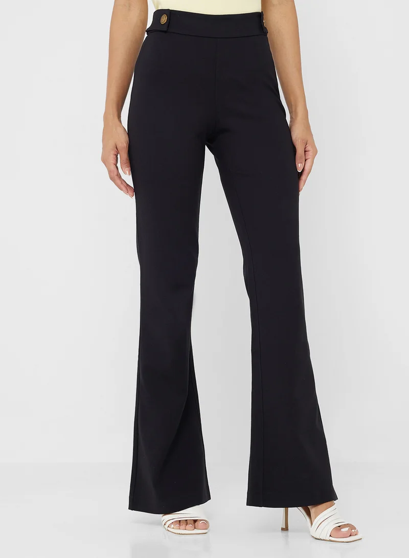 جس Maelice Buttons Flare Pants