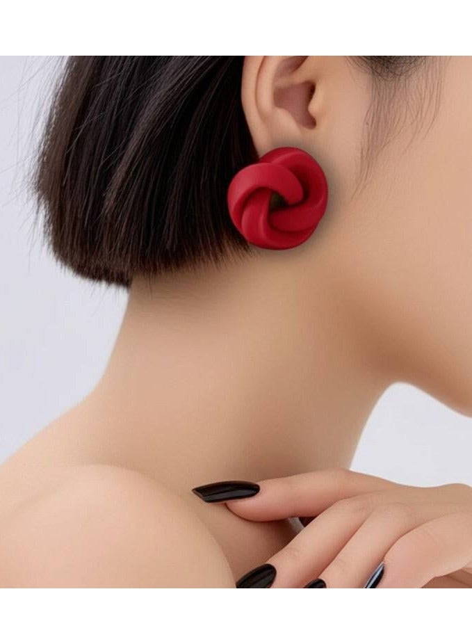 حلق ورده أنيق للبنات والسيدات، متوفر بـ 12 لون زاهي مختلف يضيف لمسة حيوية وإشراقة لأي إطلالة. تصميمه بسيط ورقيق، مناسب للارتداء اليومي أو المناسبات، ومتوفر بألوان عصرية تناسب جميع الأذواق. - Image 1