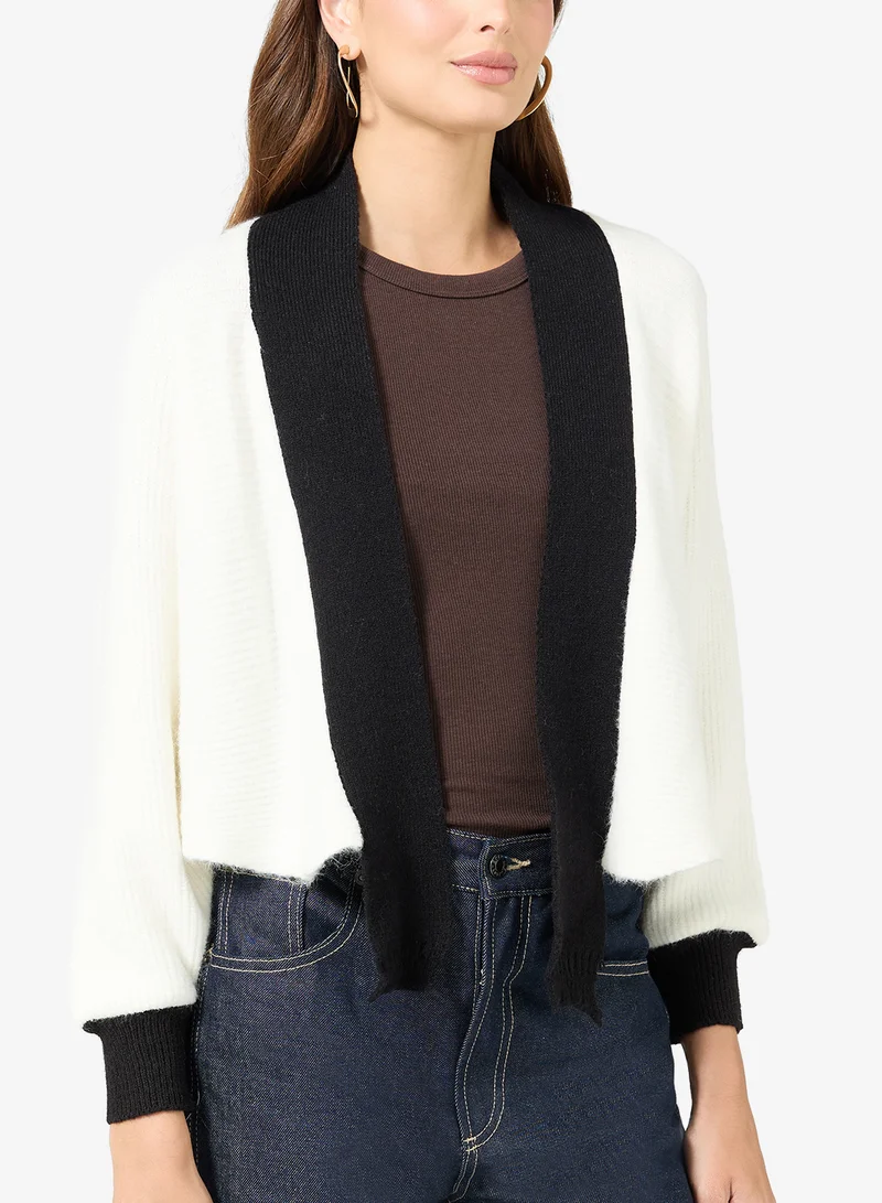 ايلا كارديجان بحدود متباينة