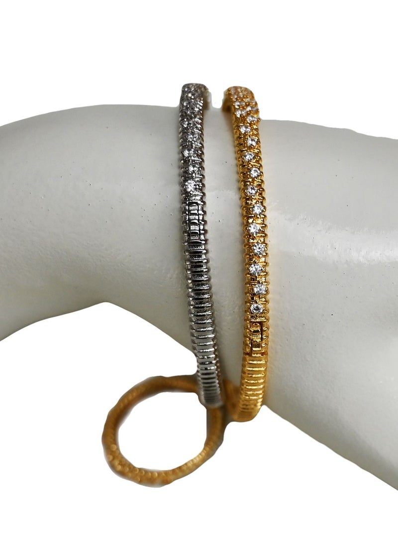 أساور مطلية بالذهب والفضة والزركونيا وخواتم متنوعة - Image 1