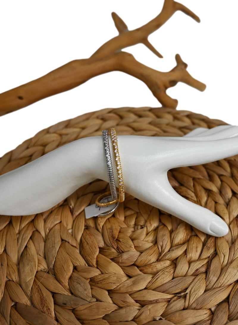 أساور مطلية بالذهب والفضة والزركونيا وخواتم متنوعة - Image 2