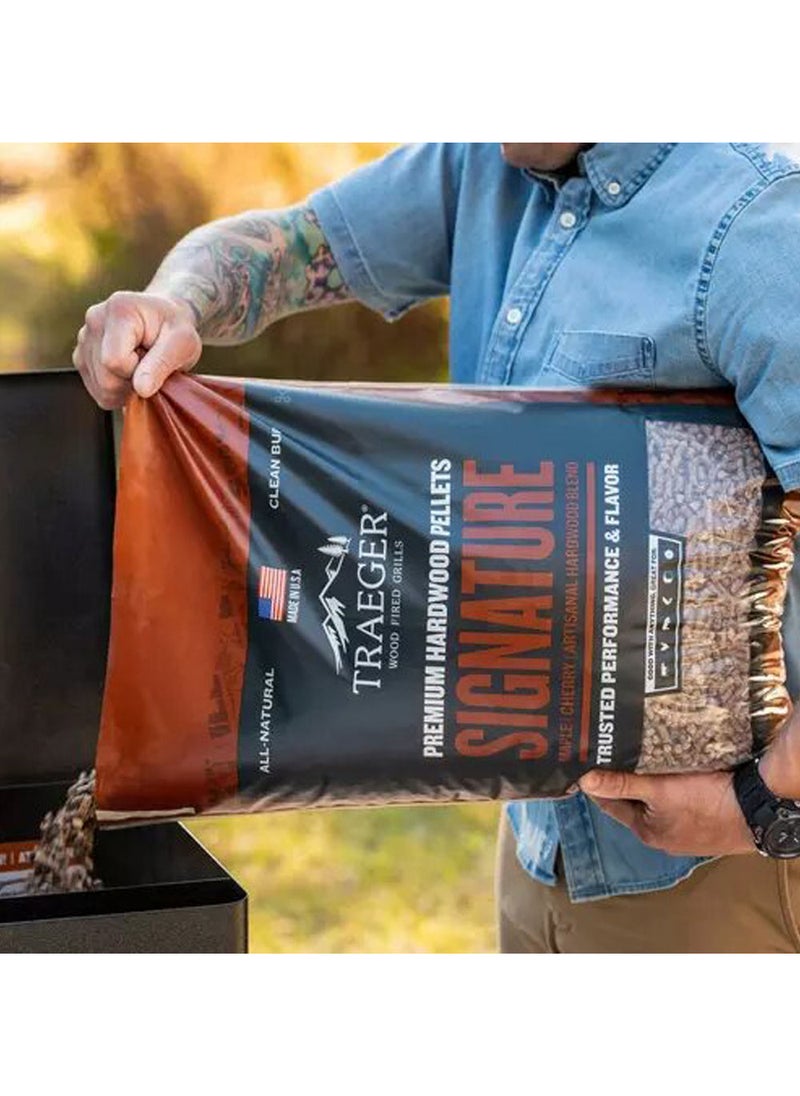 TRAEGER Traeger Signature Blend Wood Pellets 20Lb Bag  - Image 4
