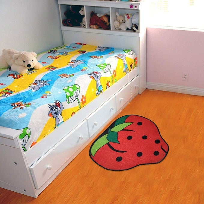 NYLON DIGITAL PRINTED KIDS DOOR RUNNER MATS HOUSE CARPET FOR PLAYING ACTIVITY IN HOME (KIDS MAT- STRAWBERRY- (57X 57CM))