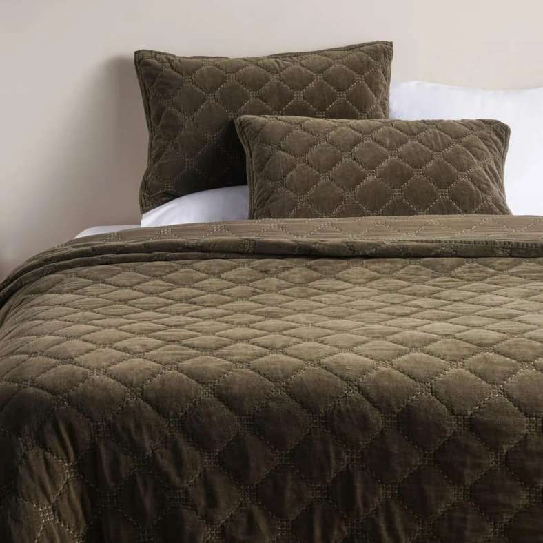 Pan Home طقم غطاء سرير كتان مخملي كاميرون - زيتوني - Image 2