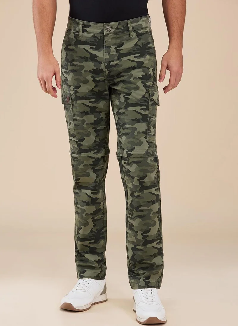 بيينغ هيومان Men Camouflage Printed Classic Cargos Trousers