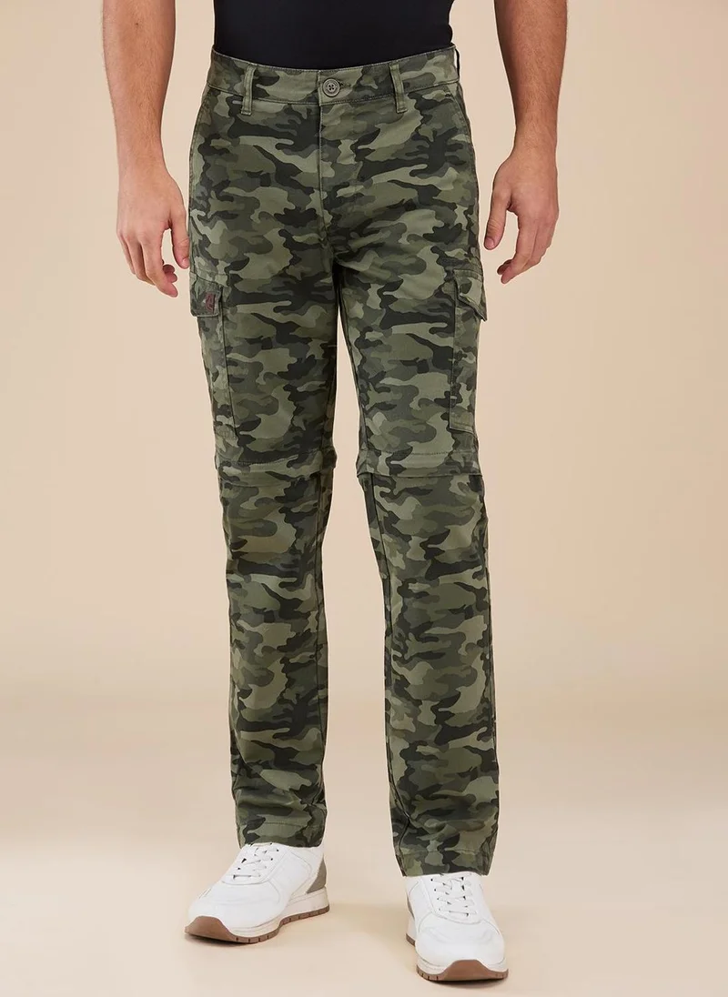بيينغ هيومان Men Camouflage Printed Classic Cargos Trousers