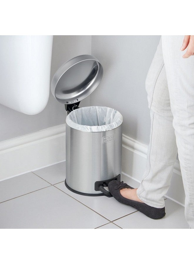 بلاك اند ديكر سلة نفايات قدمية نحيفة بغطاء مغلق بلطف من ستانلس ستيل – فضي وأسود، سعة 5 لترا 61325 - Image 3