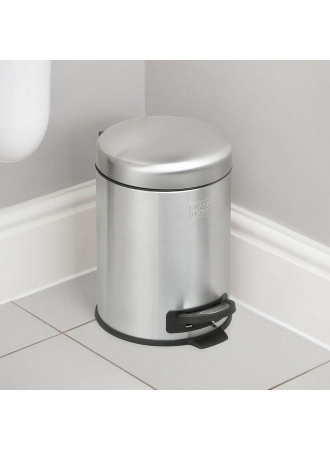 بلاك اند ديكر سلة نفايات قدمية نحيفة بغطاء مغلق بلطف من ستانلس ستيل – فضي وأسود، سعة 5 لترا 61325 - Image 5