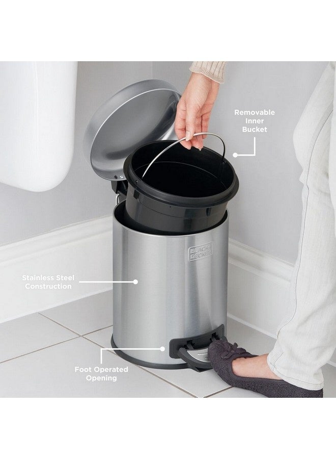 بلاك اند ديكر سلة نفايات قدمية نحيفة بغطاء مغلق بلطف من ستانلس ستيل – فضي وأسود، سعة 5 لترا 61325 - Image 4