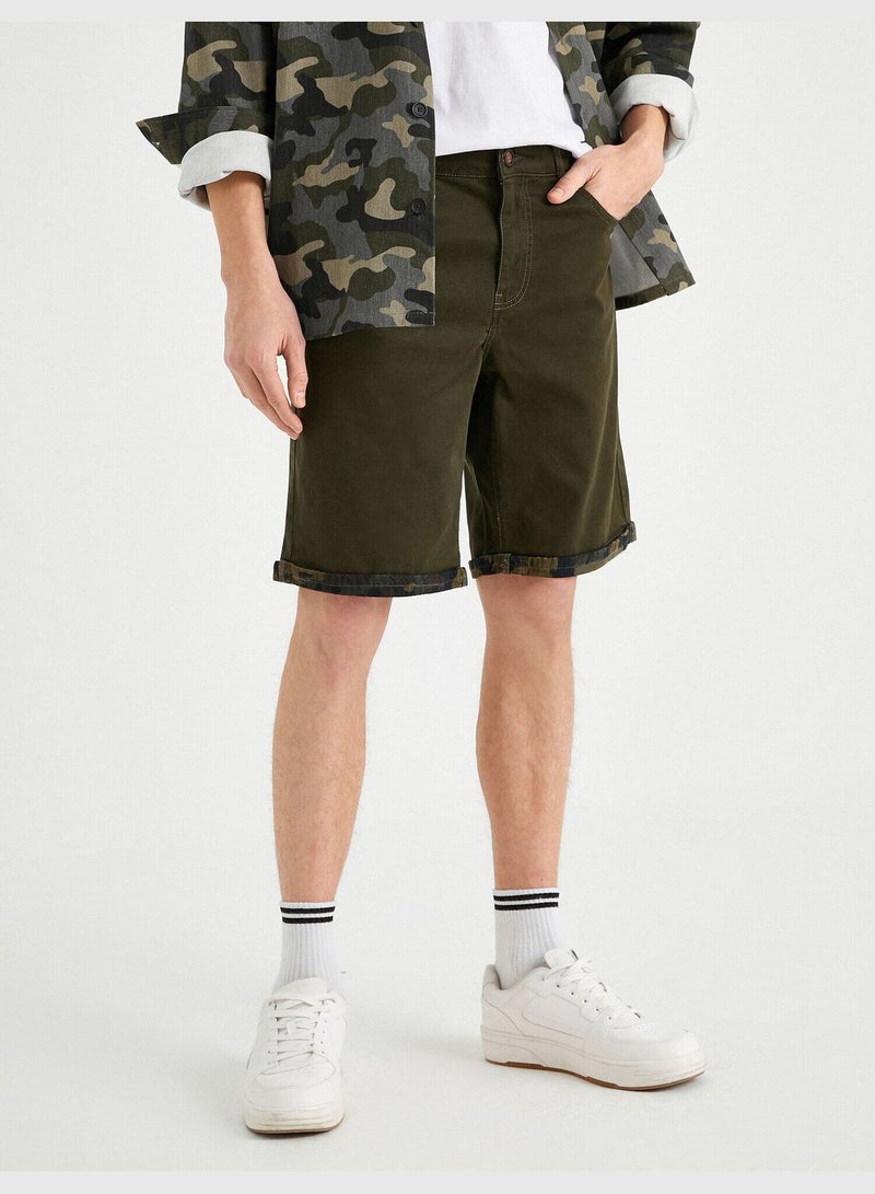 KOTON Camouflage İnside Gabardine Shorts - Image 3