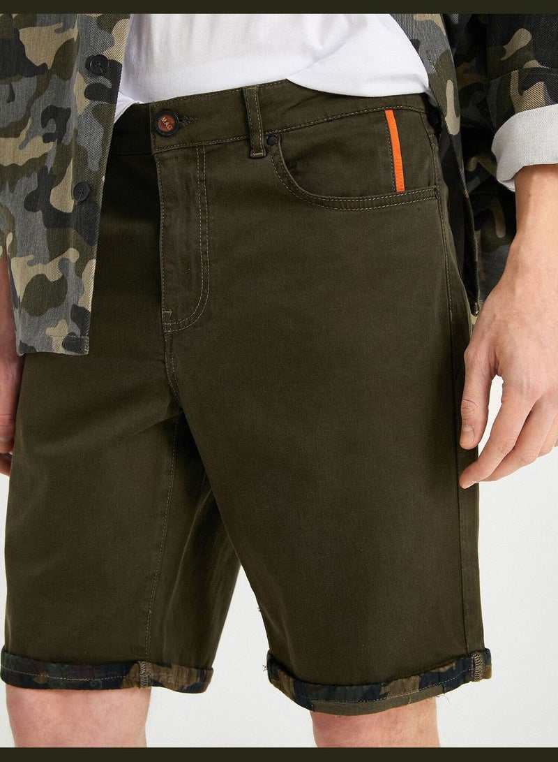 KOTON Camouflage İnside Gabardine Shorts - Image 5