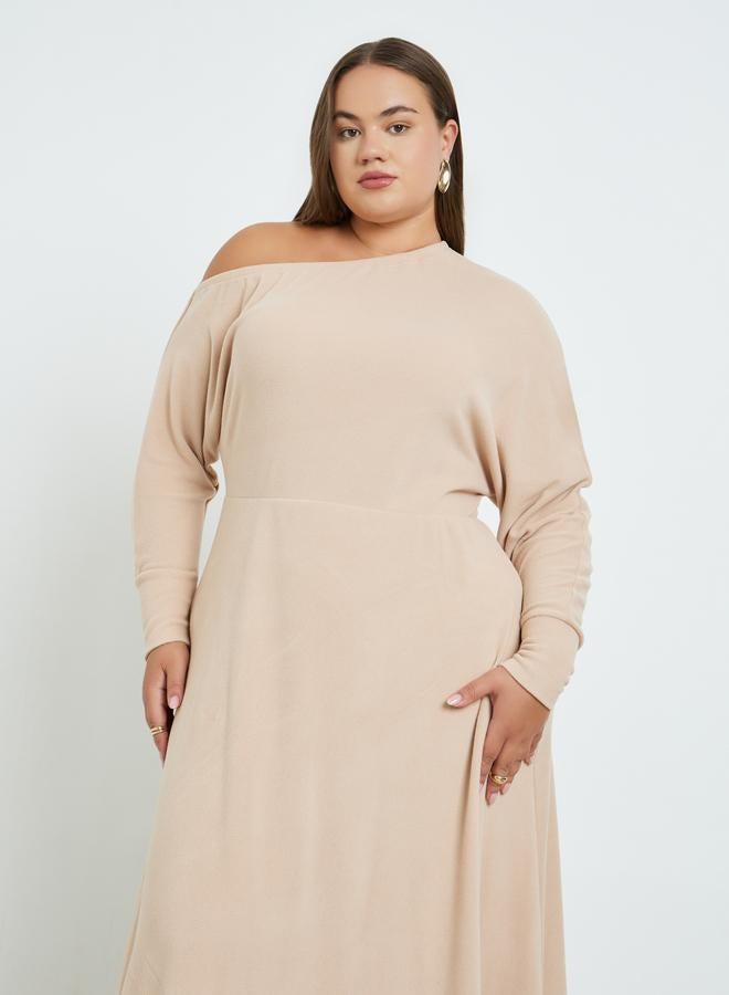 ستايلي فستان طويل بمقاس كبير وياقة غير متماثلة الطول - Image 3