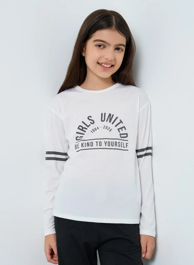 ستايلي طقم بيجاما من بنطال وتيشيرت بأكتاف منخفضة