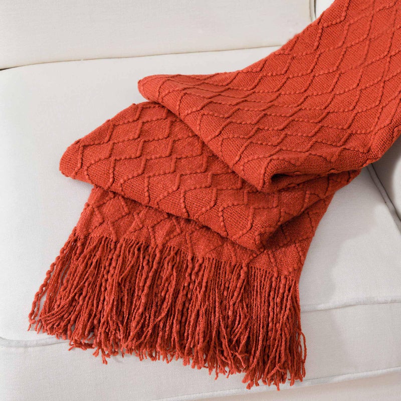 بطانية من Battilo Home Rust Orange Throw للأريكة متماسكة.