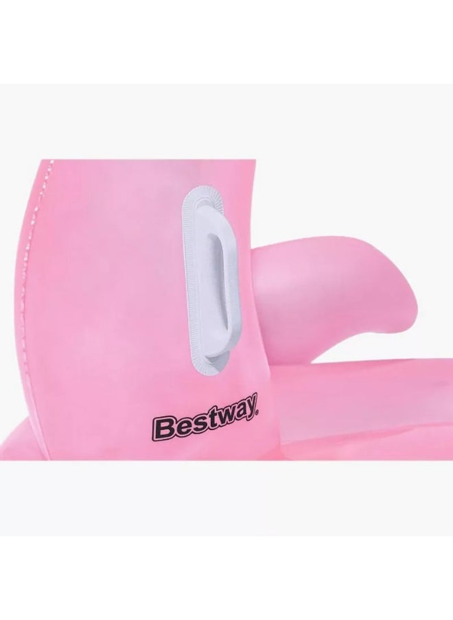 This flamingo-shaped swimming ring helps you relax in the pool. It's inflatable and suitable for outdoor and backyard use. Suitable for ages 3 and up. Ideal for beach and lake vacations, as well as swimming trips. Made of high-quality vinyl, it ensures safety and durability, with smooth stitching for optimal comfort. With safety valves, it's easy to inflate and transport.