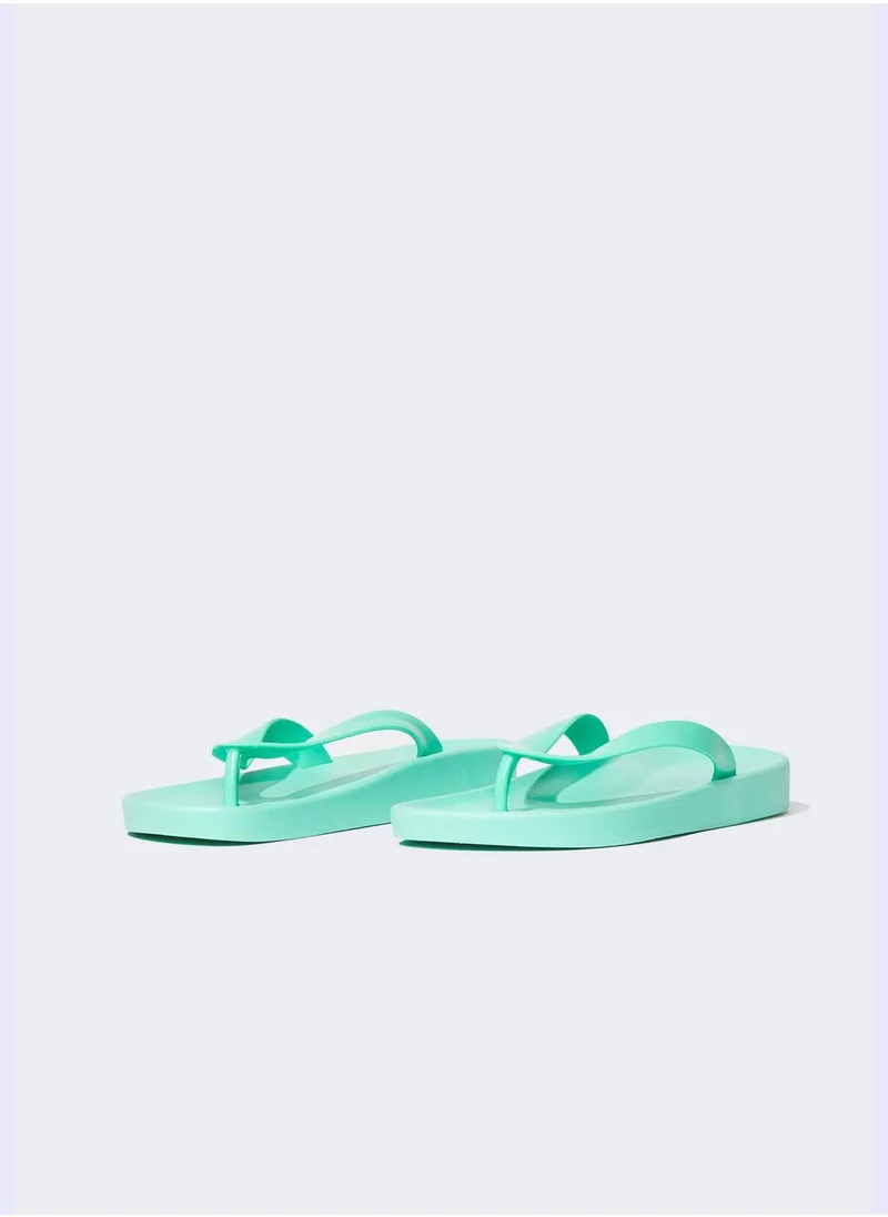 DeFacto Flip Flop Sandals