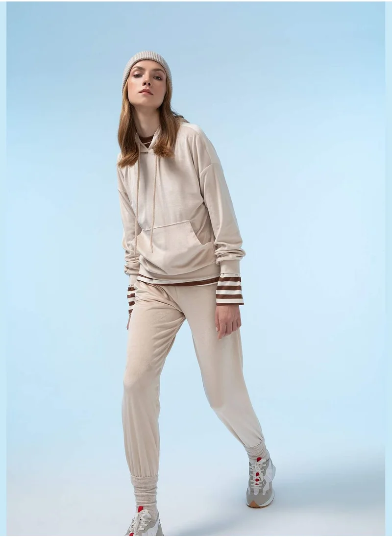 DeFacto Regular Fit Long Sleeve Hoodie with Kangaroo Pockets