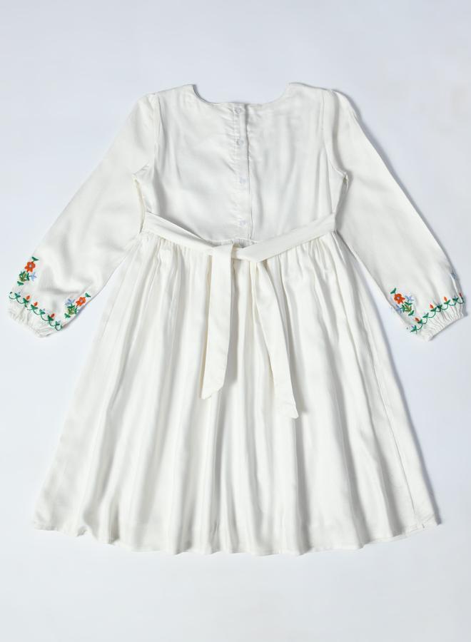 بيلا مودا فستان أبيض مطرز - Image 3