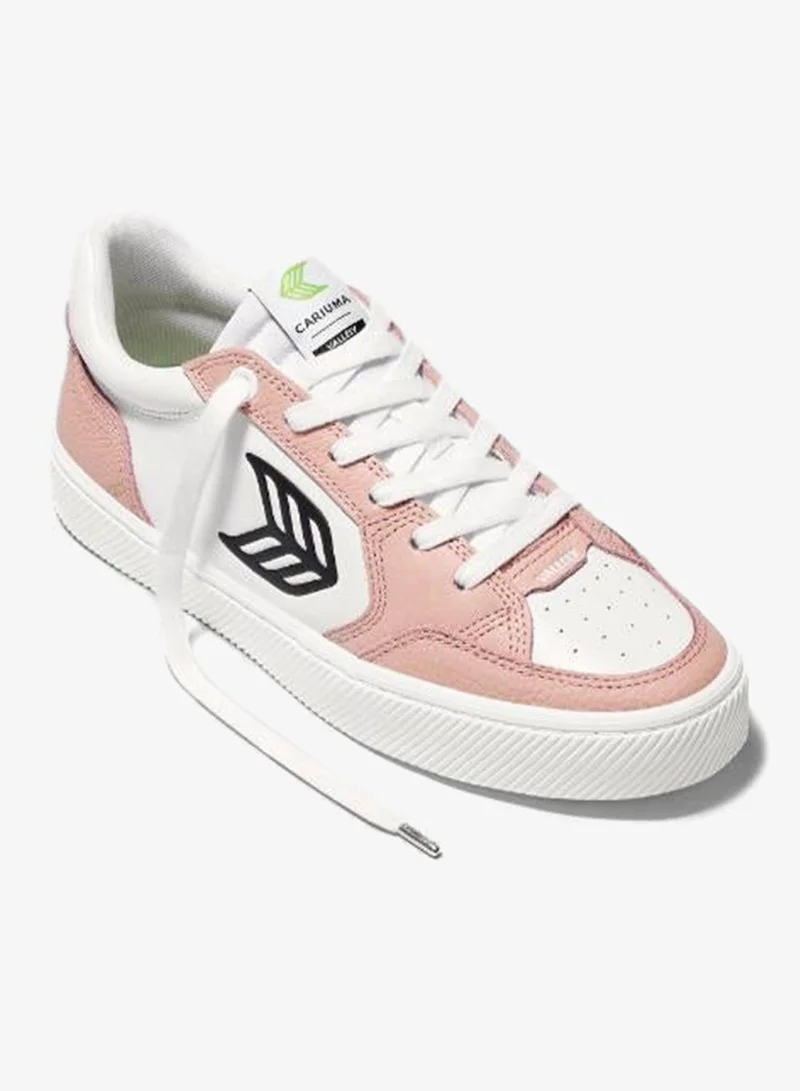 كاريوما فاليلي جلد أبيض لمسات خشب الماهوجني شعار أسود