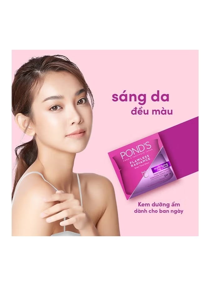 Pond's Pond’s Flawless Radiance Mattifying Day Cream 50g SPF 15 Vitamin B3 Active | For Even Tone & Radiant Glow | Helps Fade Dark Marks & Control Oil | Lightweight Daily Face Cream - Image 3