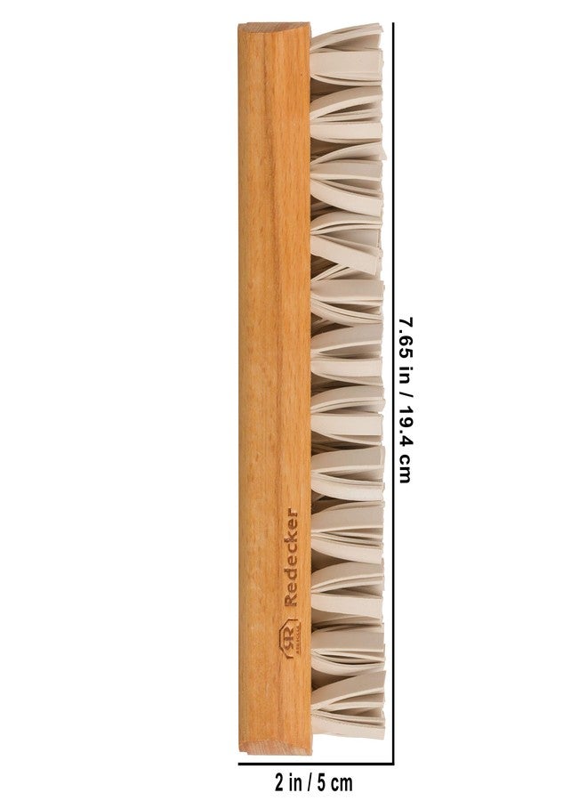 Redecker Natural Lint Brush with Oiled Beechwood, 7-1/4 inches, Easy to Clean Rubber Bristles Effectively Attract and Trap Hair, Made in Germany - Image 4