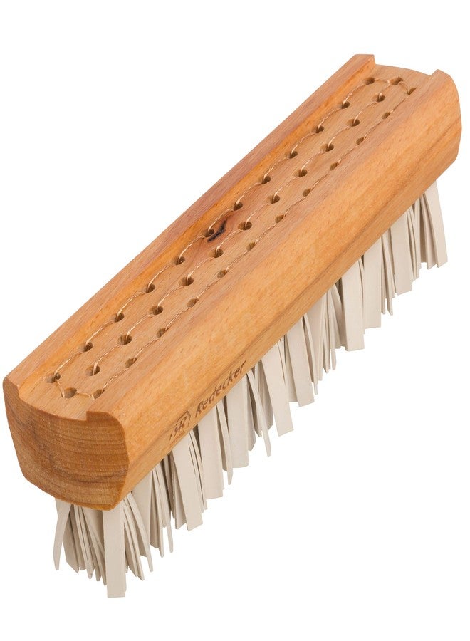 Redecker Natural Lint Brush with Oiled Beechwood, 7-1/4 inches, Easy to Clean Rubber Bristles Effectively Attract and Trap Hair, Made in Germany - Image 1