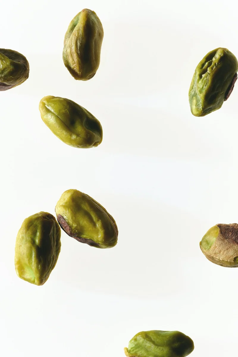 اتش اند ام معطر للجسم بوش بيستاشيو