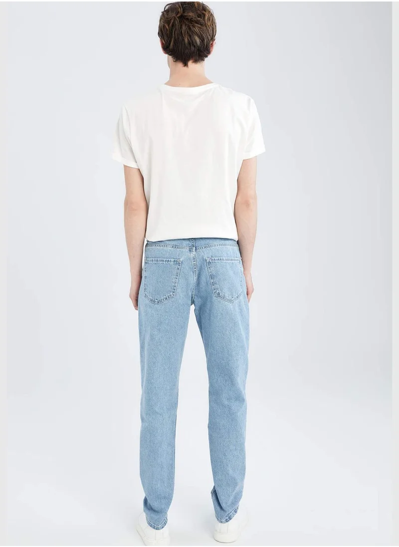 ديفاكتو Regular Tapered Fit Ankle Jeans