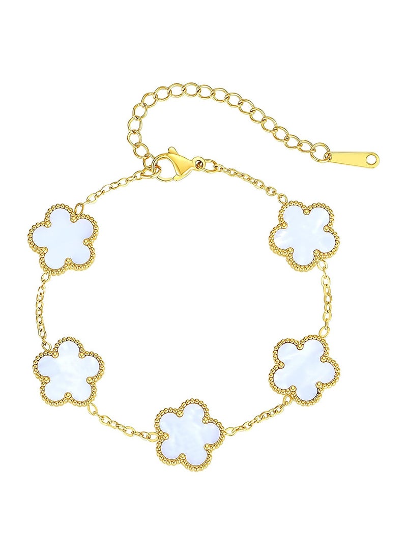 جوليا ستور سوار من الفولاذ المقاوم للصدأ مطلي بالذهب عيار 18 قيراطًا على شكل زهرة البرسيم ذات الخمس أوراق الفاخرة المحظوظة للنساء، أساور مجوهرات هدايا للنساء باللون الأبيض - Image 1