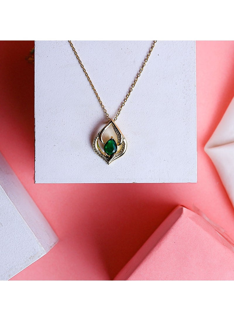 FLUFFY - Stylish gold necklace with radiant zircon stones and a colorful gem adding a touch of luxury - Image 1