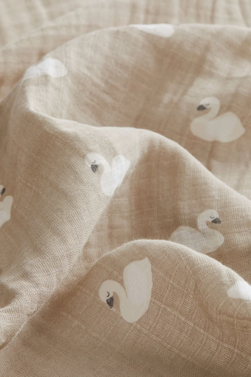 اتش اند ام Muslin baby blanket