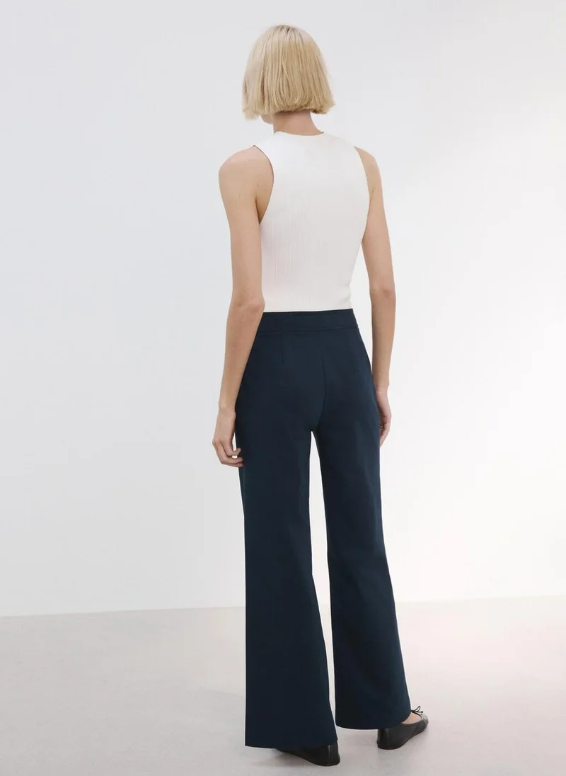 مانجو Straight trousers with jewel buttons