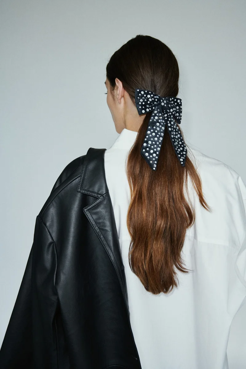 اتش اند ام مشبك شعر مطرز بفيونكة