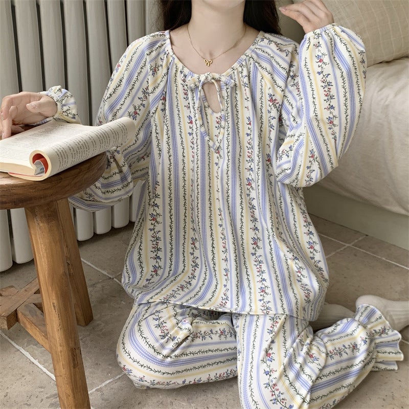 طقم نوم نسائي بأكمام طويلة مع حمالة صدر مدمجة، مقاس كبير، مخطط - Image 1
