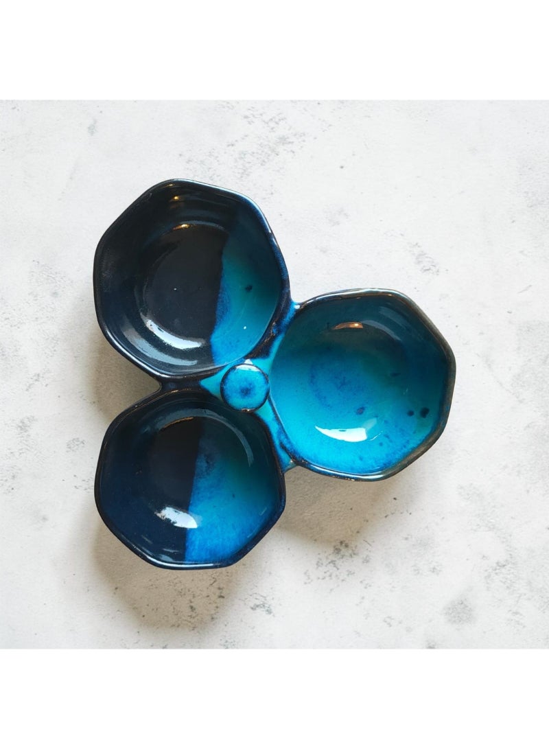 color zone pottery A distinctive decorative pottery and ceramic dish for nuts. - Image 1