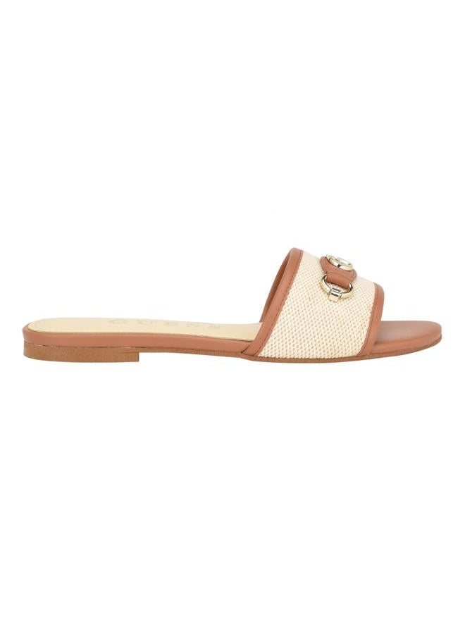 GUESS صندل هامّي مسطح للنساء طبيعي 102 6.5، 37 EU - Image 5
