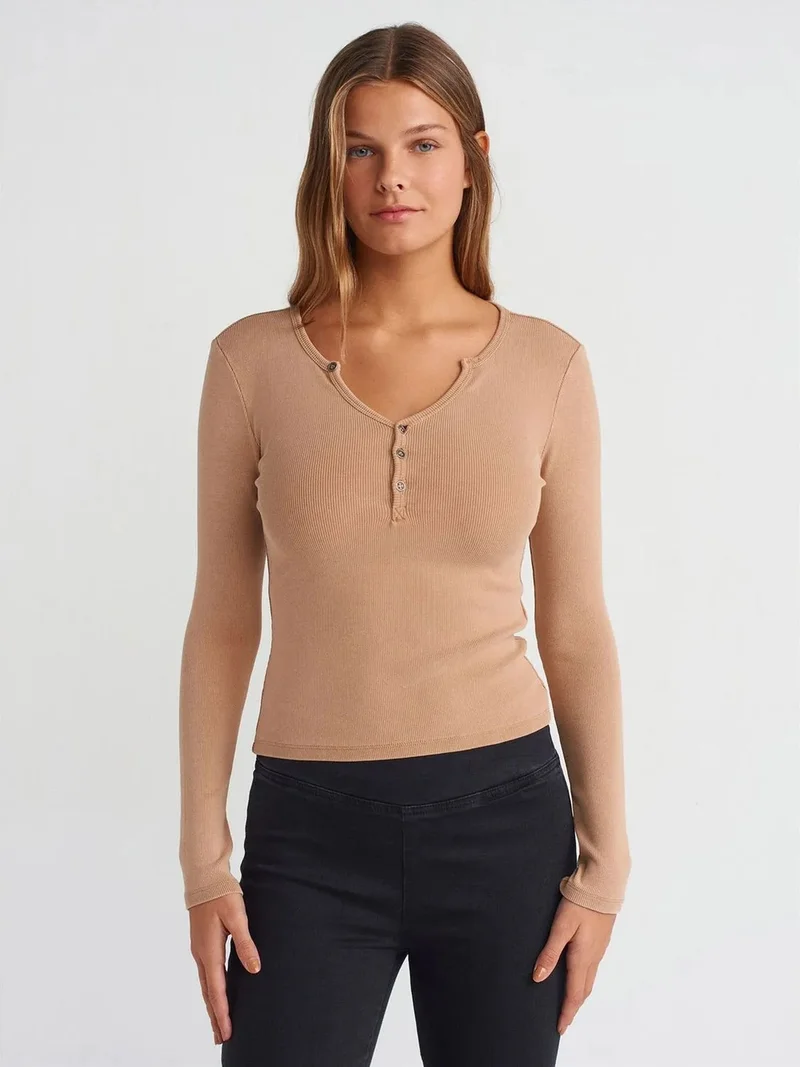 ديلفين Dilvin Slim Fit Cotton Jersey Button Blouse