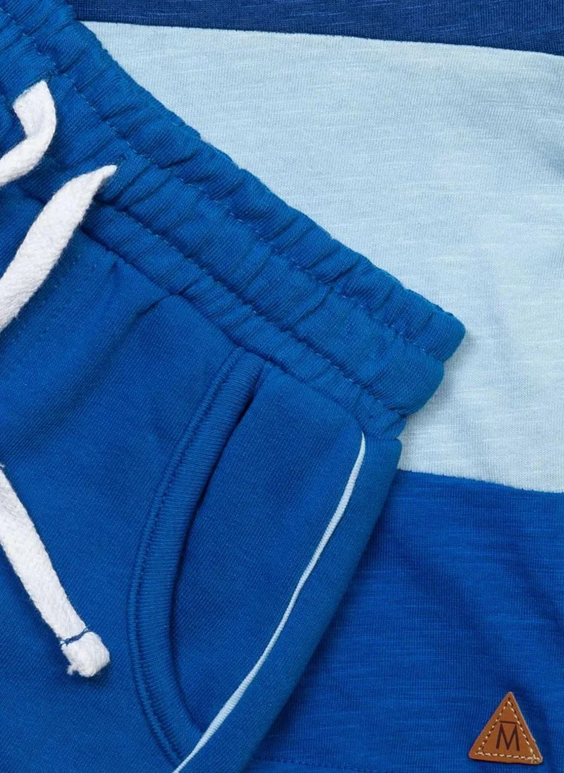 مينوتي طقم أولادي من تيشيرت وشورت بطبعة مخططة