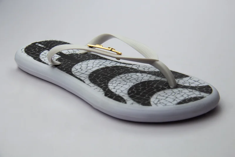 Voices Boat Copacabana Women'S Flip Flops With Printed Sole Design And Matching Brand Design Strap - White