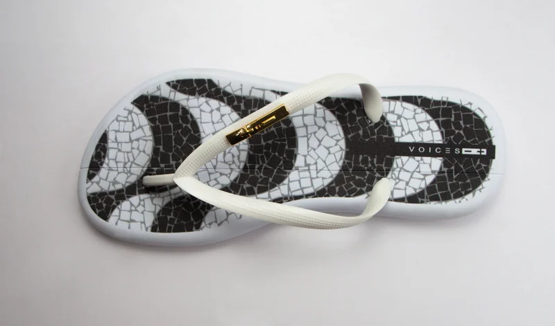 Voices Boat Copacabana Women'S Flip Flops With Printed Sole Design And Matching Brand Design Strap - White