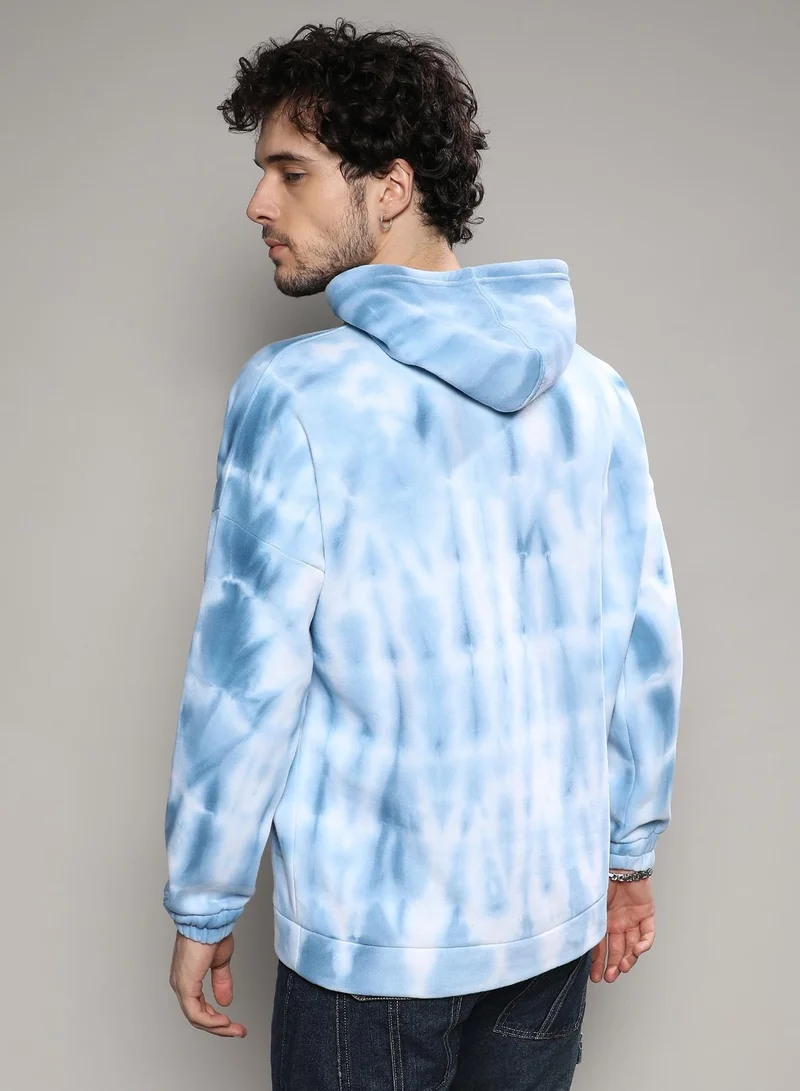 Campus Sutra Men's White & Blue Tie Dye Hoodie With Kangaroo Pocket