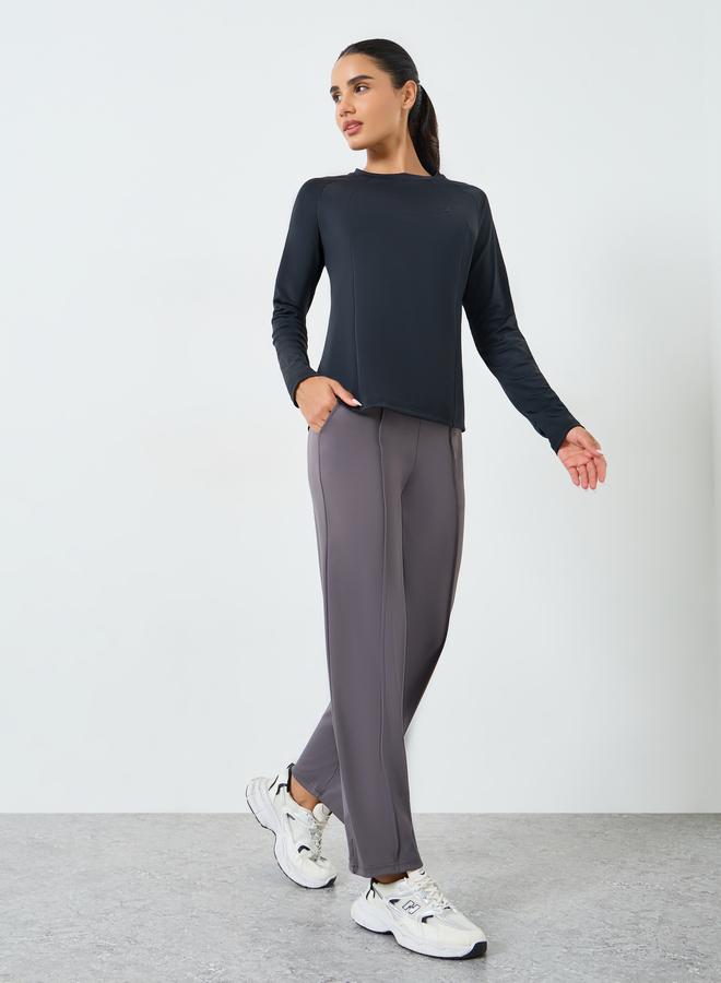 Styli Active Women Pocket Rubber Logo Thumbhole Top - Image 2