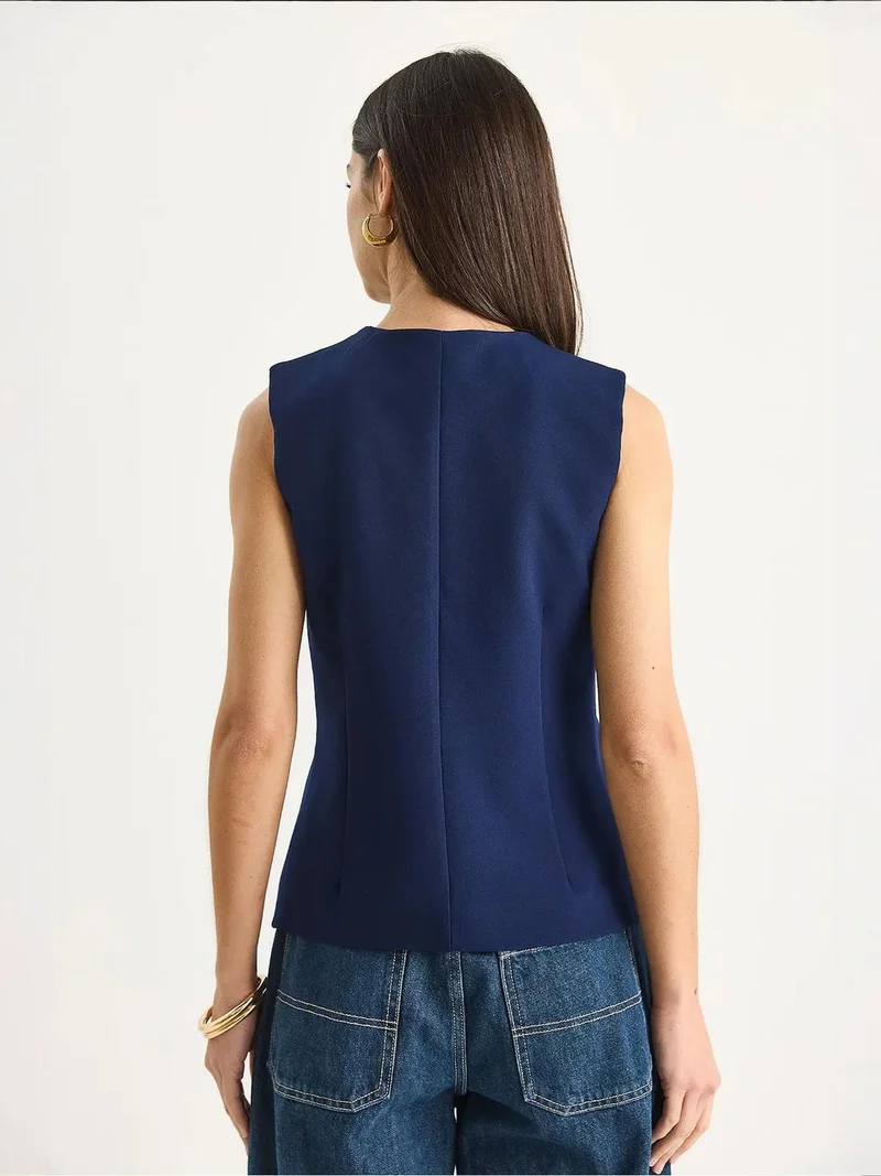 Bianco Lucci Fitted Sleeveless Button-Front Waistcoat with Crew Neck