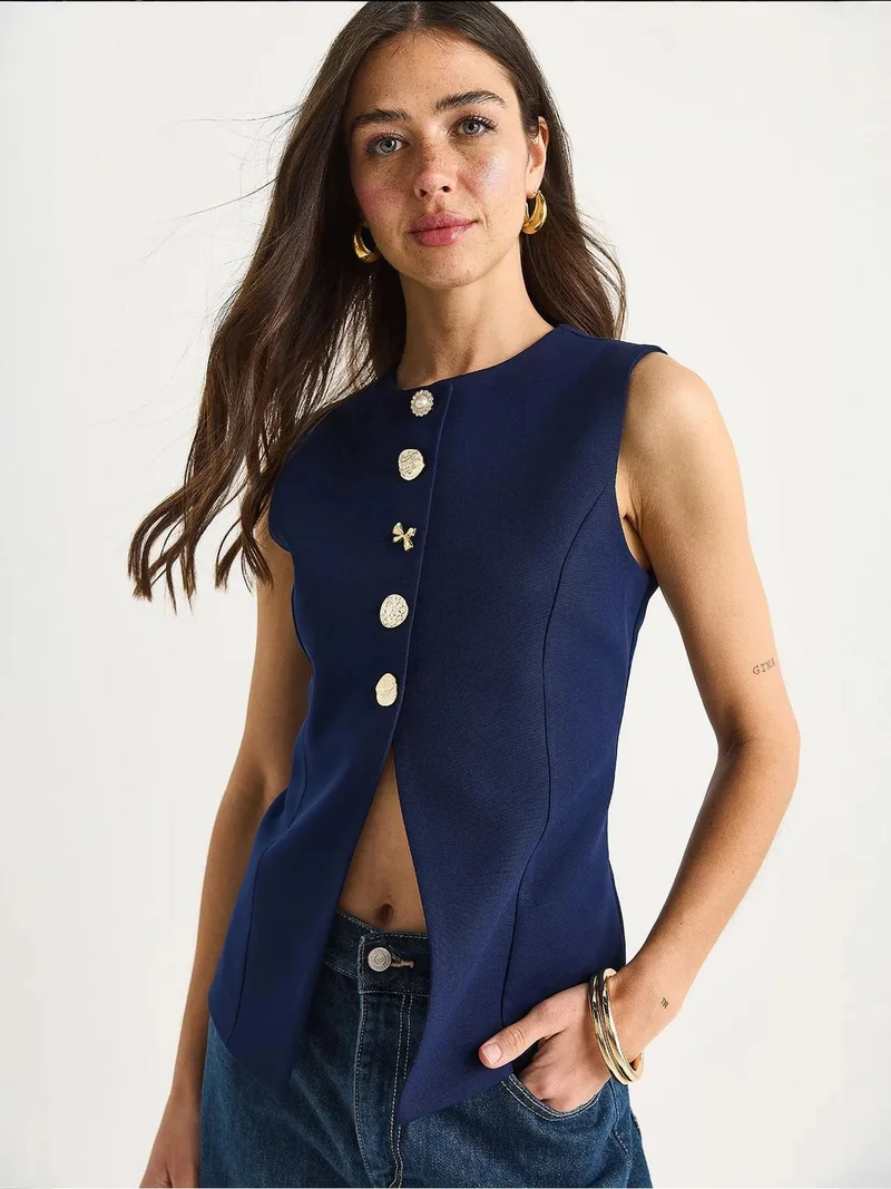 Bianco Lucci Fitted Sleeveless Button-Front Waistcoat with Crew Neck