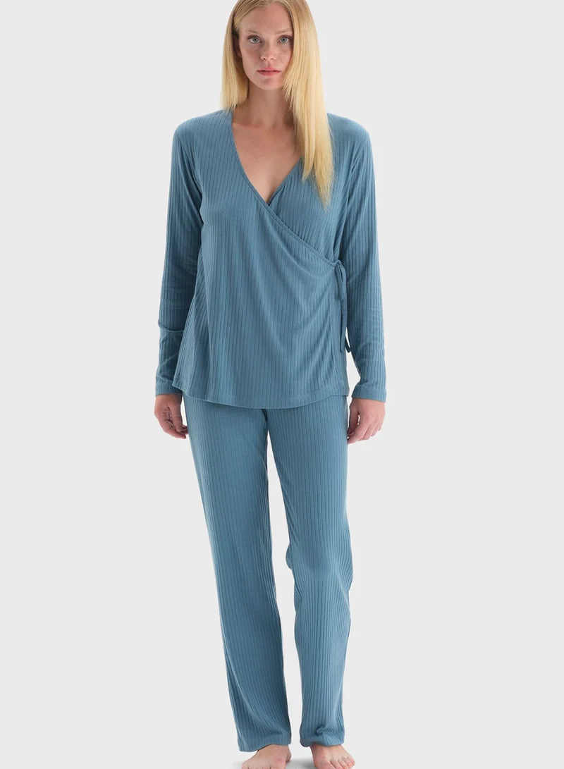 dagi Surplice Neck Night Suit