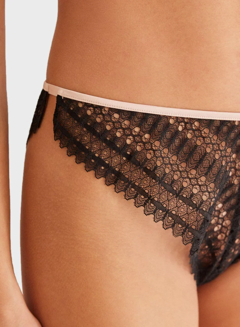 ومن سيكريت Lace Detail Brief